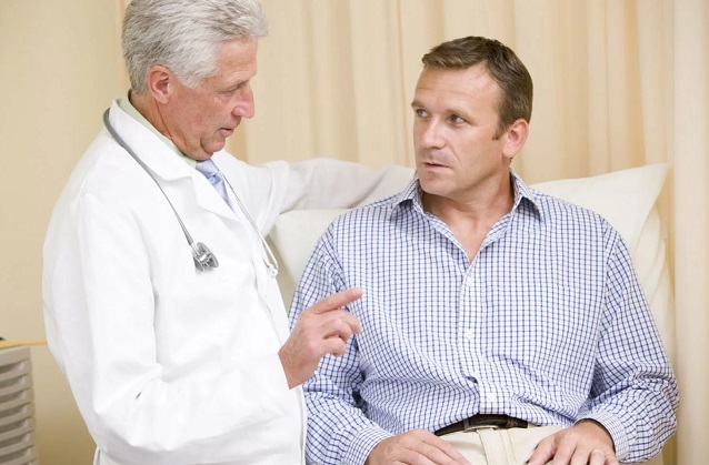 Мужчина у врача