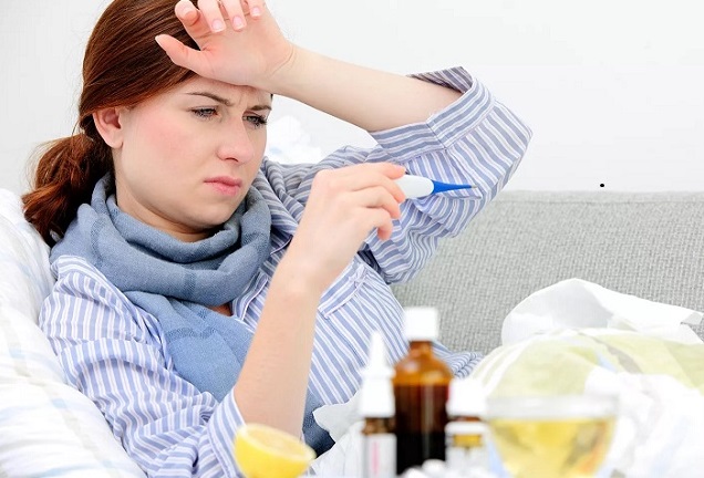 Женщина болет