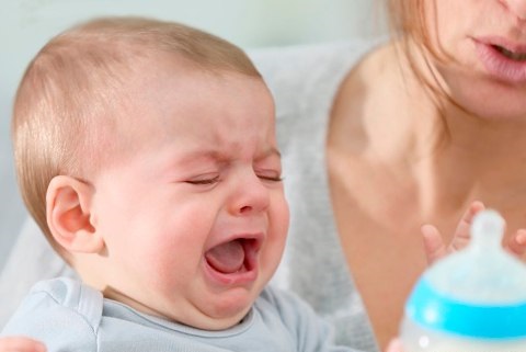 malyish-otkazyivaetsya-ot-smesi