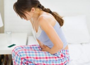 Боли при молочнице во время месячных