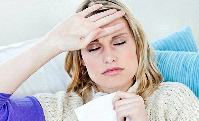 Девушка болеет